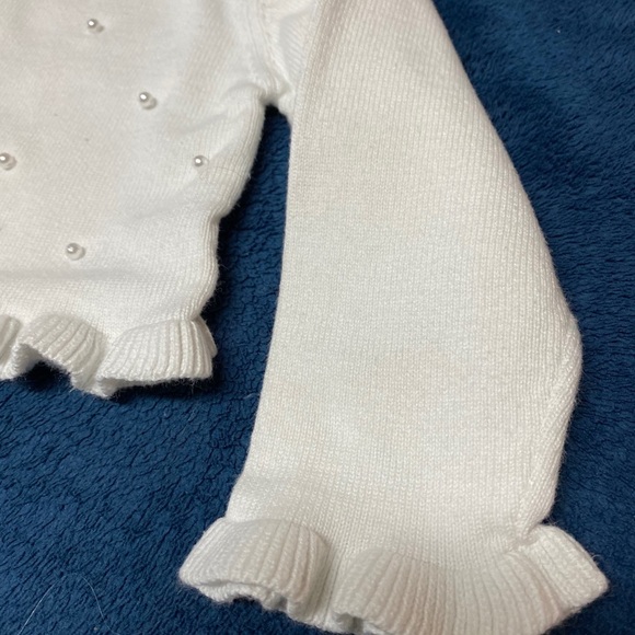 Open front White cardigan w pearls - Picture 3 of 3